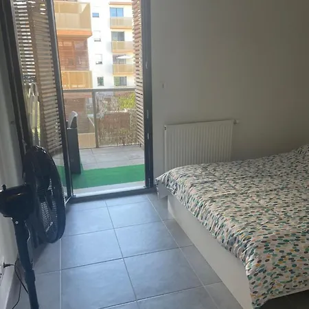F2 50 M2 Avec Place De Parking En Ss Privative Et Clim Chambre Apartament *